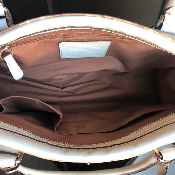 Authentic Coach handbag - Picture 7 of 8